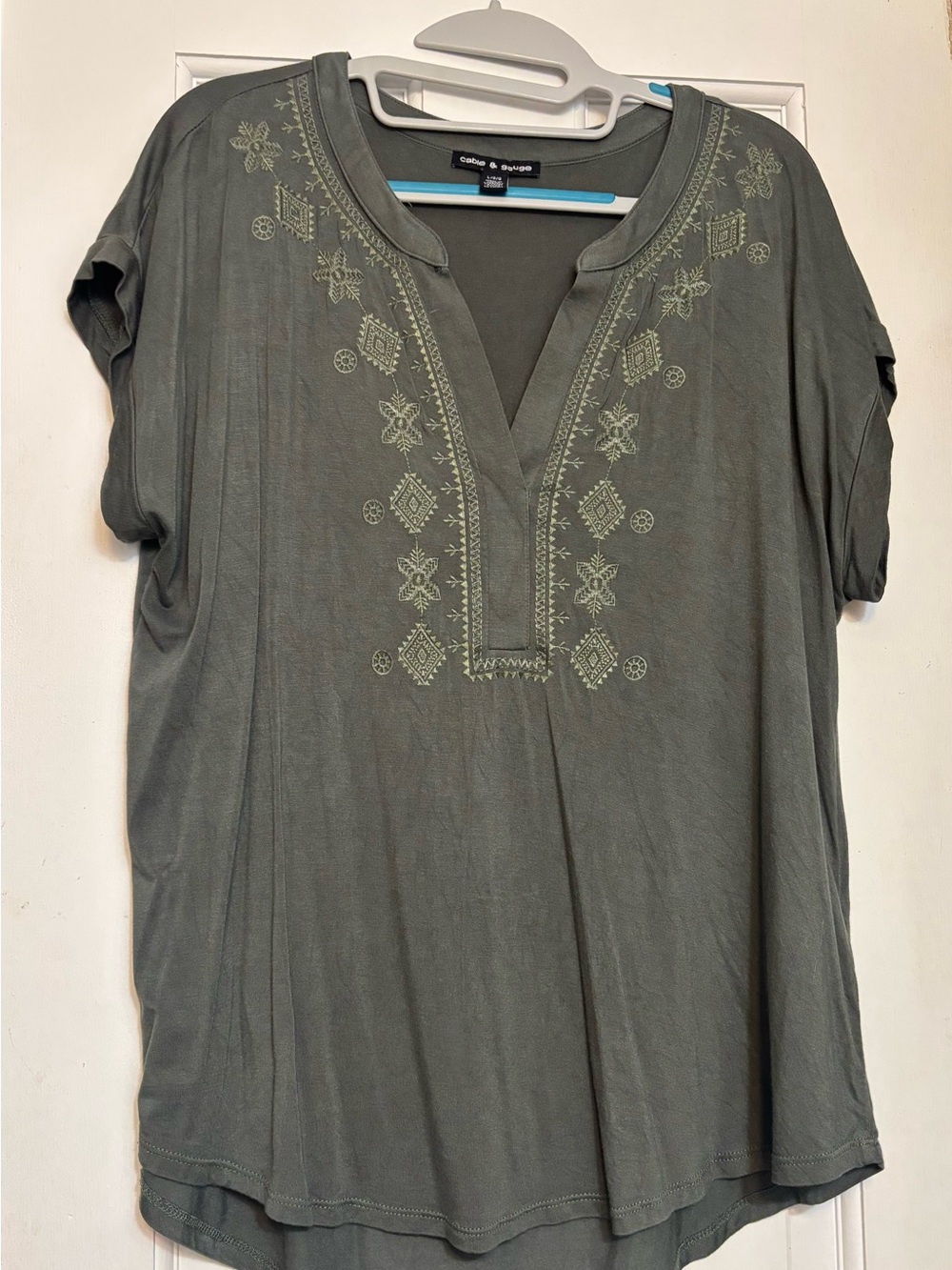 Cable & Gauge Olive Embroidered Split-Neck Tunic